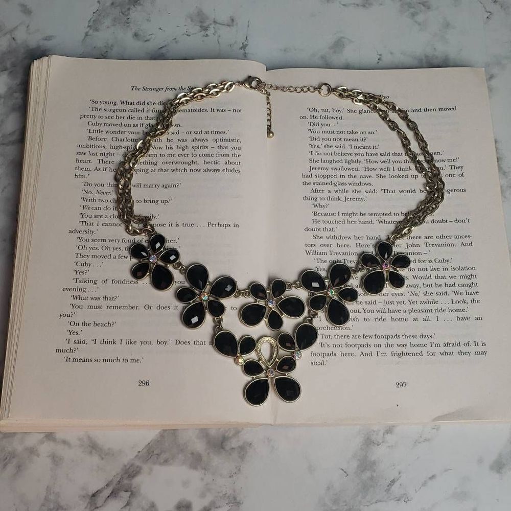 Black Floral Gemstone Necklace